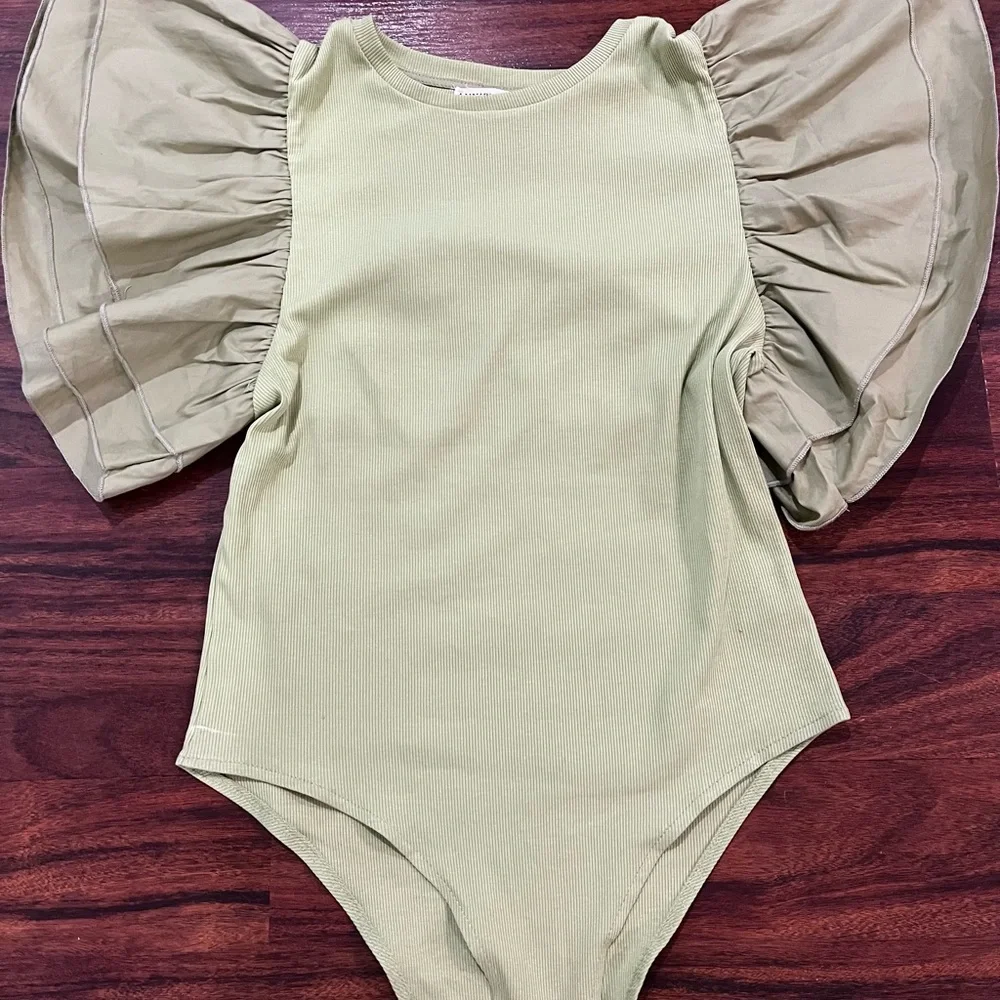 Annie Green Ruffled Sleeve Bodysuit - Picture 3 of 6